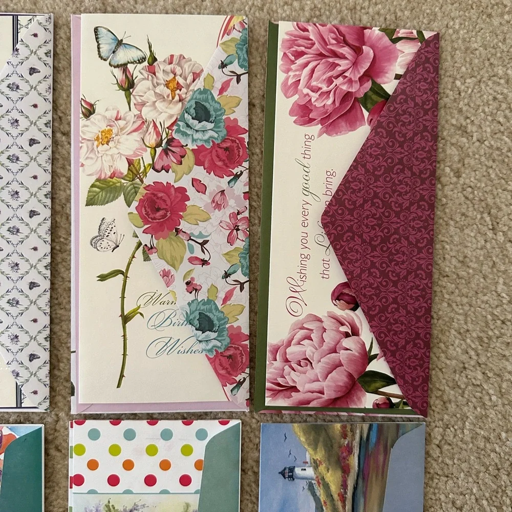 New 6 of different kind of cards with envelopes.